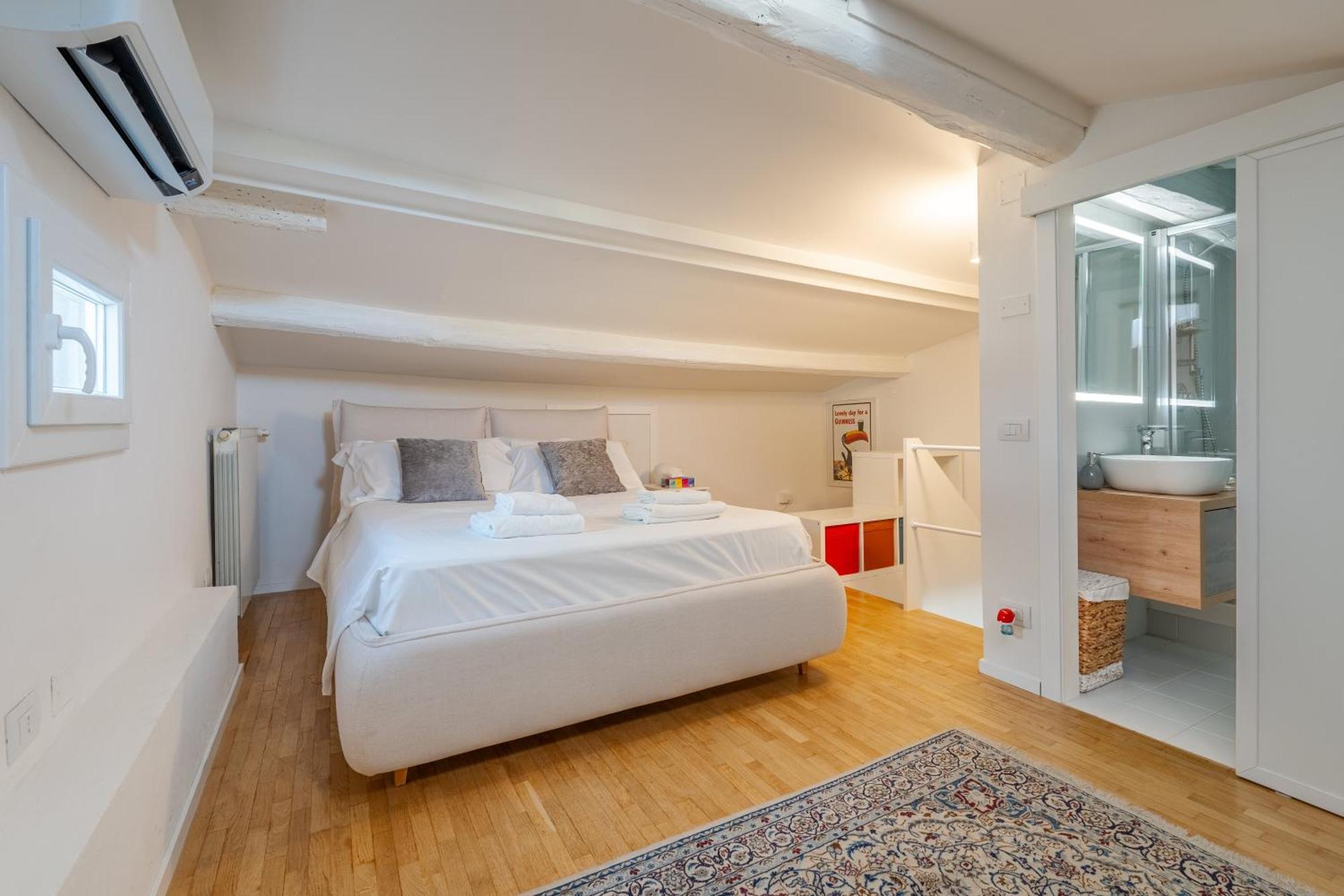 Apartamento Moderno Quadrilocale, Ultimo Piano Florencia